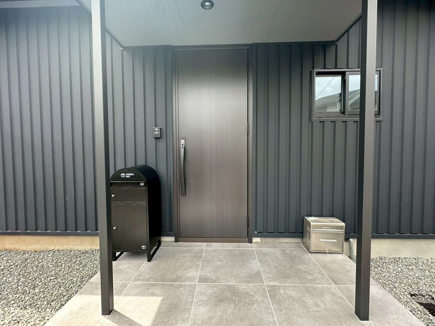 外装もがらりと変更。